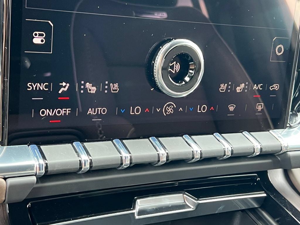 New 2026 GMC Yukon Denali Ultimate w/ LPO, Floor Liner Package AWD/4WD image 37