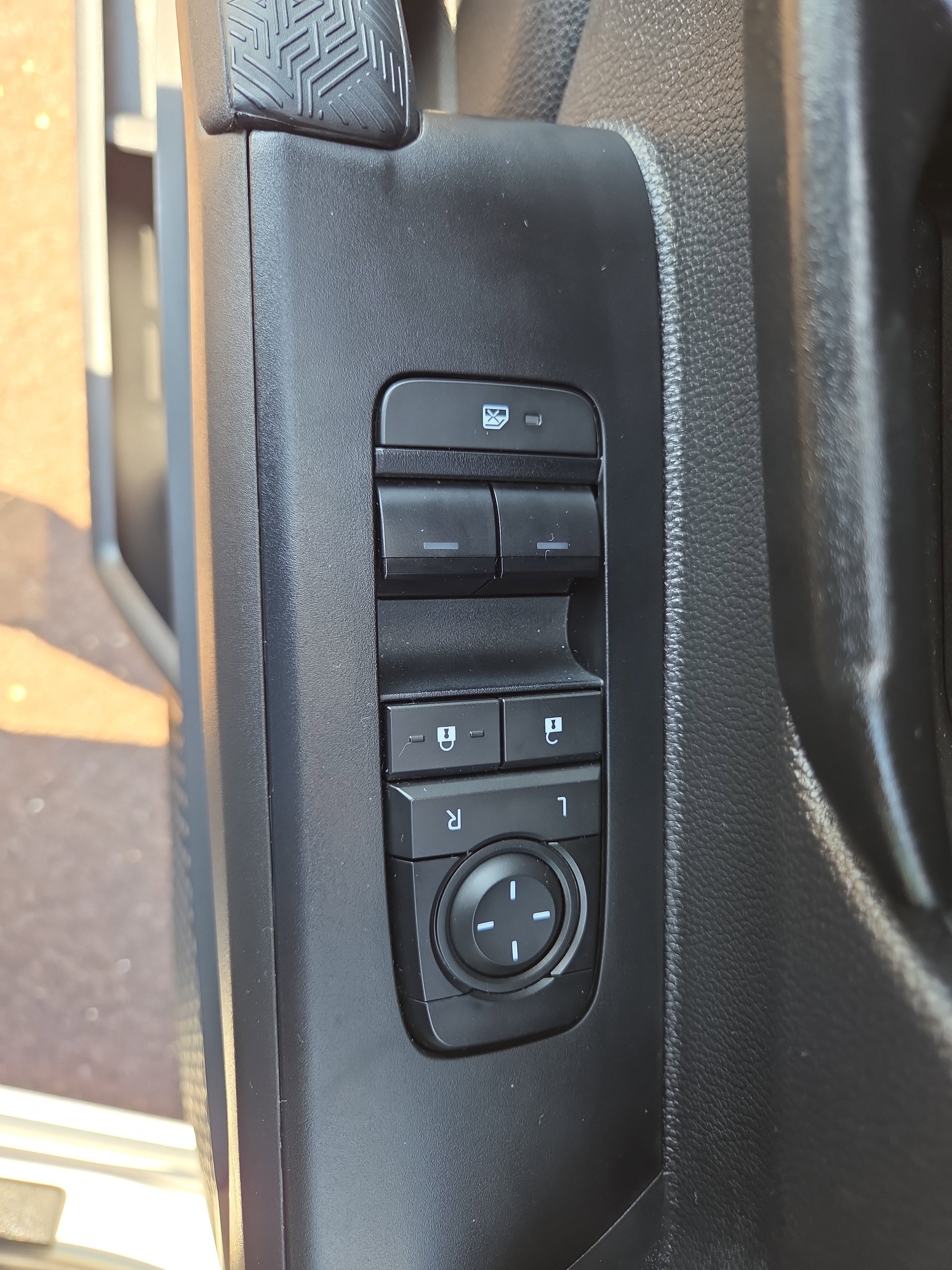 Certified 2025 Toyota Tacoma SR RWD image 28