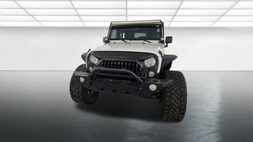 Used 2016 Jeep Wrangler Unlimited Rubicon w/ Connectivity Group AWD/4WD image 2