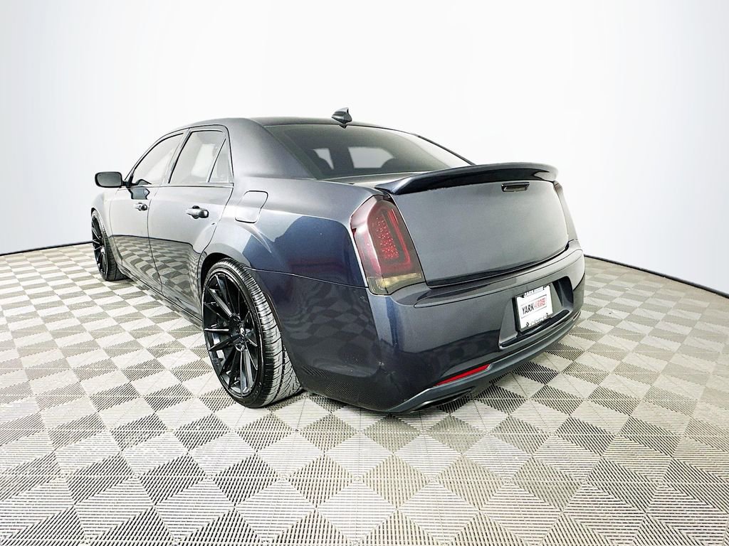 Used 2019 Chrysler 300 Touring w/ Sport Appearance Package image 7