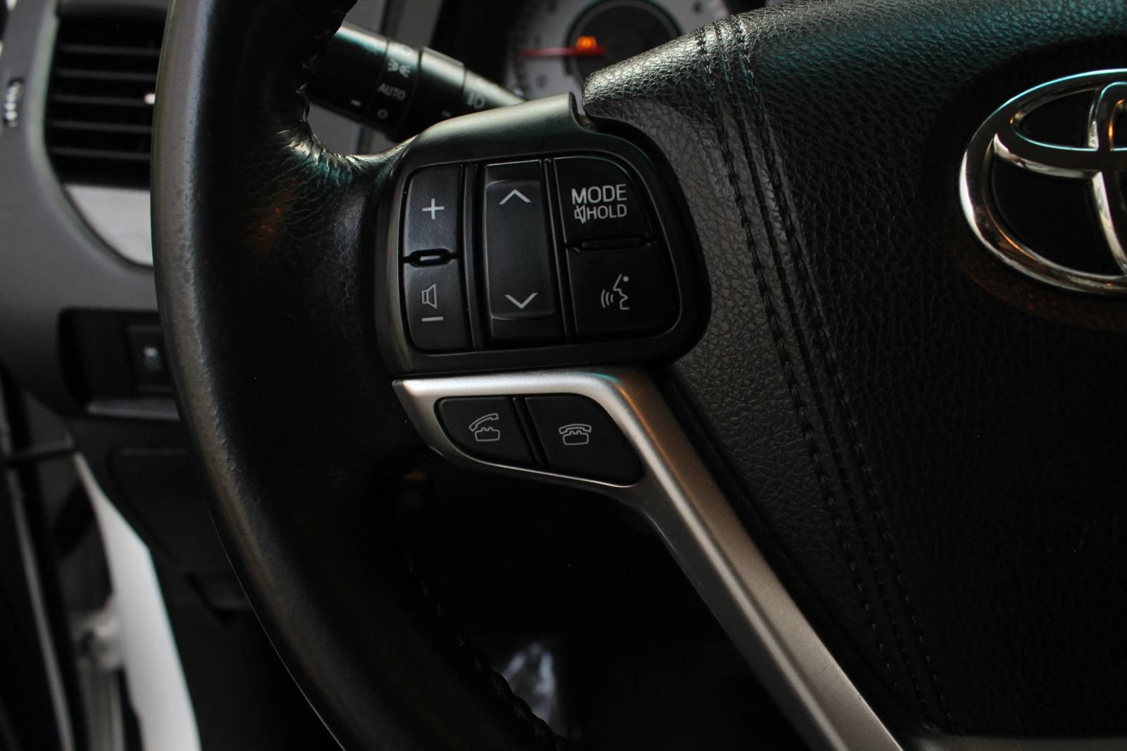 Used 2015 Toyota Sienna SE FWD image 28