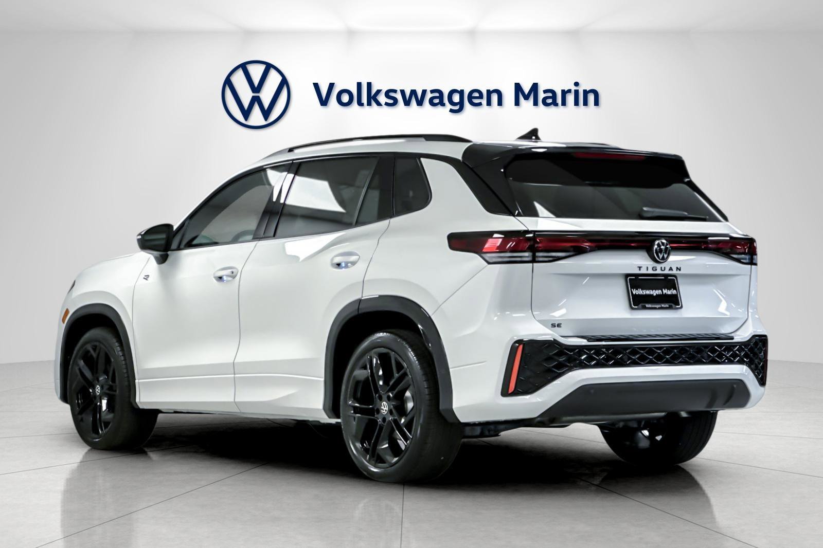 New 2026 Volkswagen Tiguan SE R-Line image 3