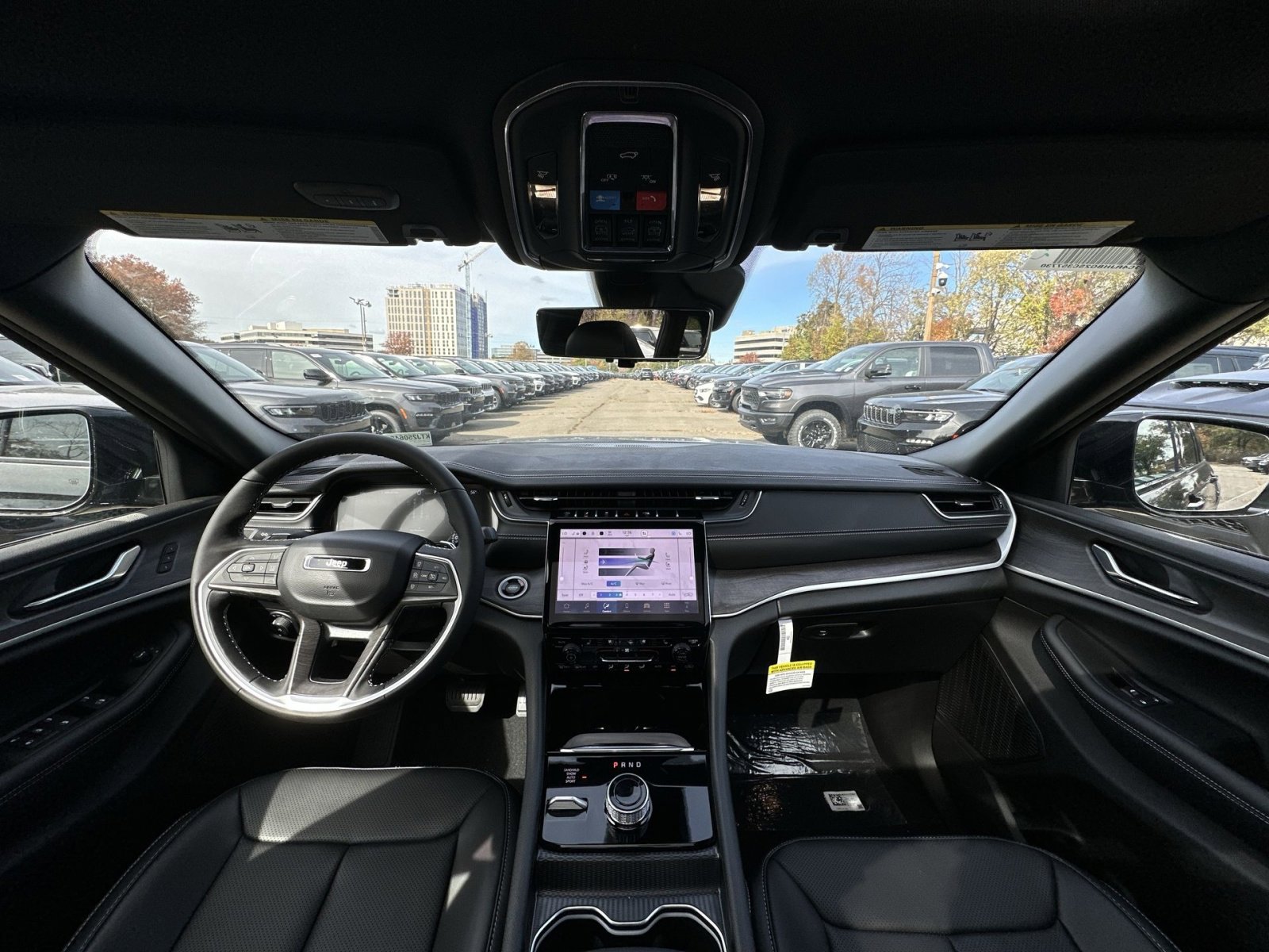 New 2025 Jeep Grand Cherokee Limited w/ Luxury Tech Group II image 23