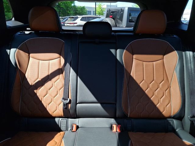 Used 2025 Volkswagen Tiguan SEL R-Line AWD/4WD image 19