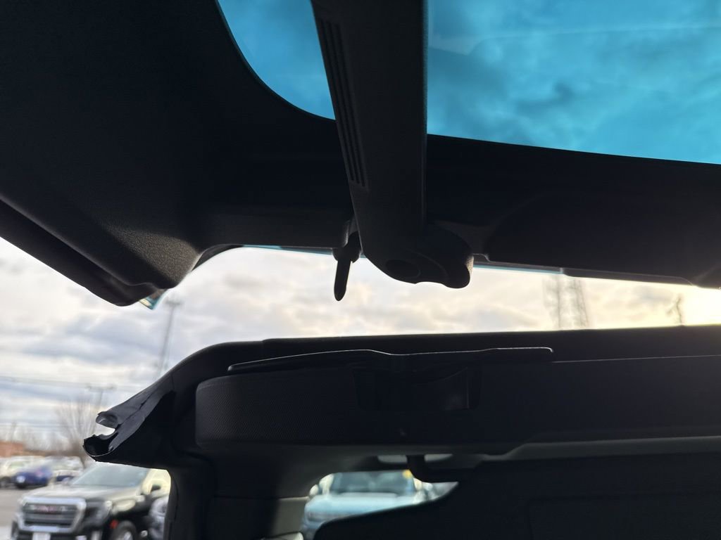 Used 2024 GMC Hummer EV 3X w/ Omega Edition image 44