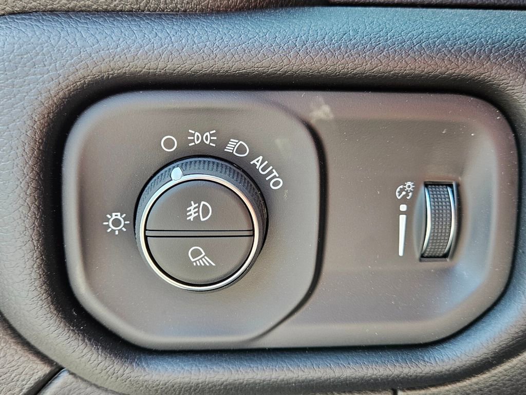 New 2026 RAM 2500 Big Horn AWD/4WD image 28
