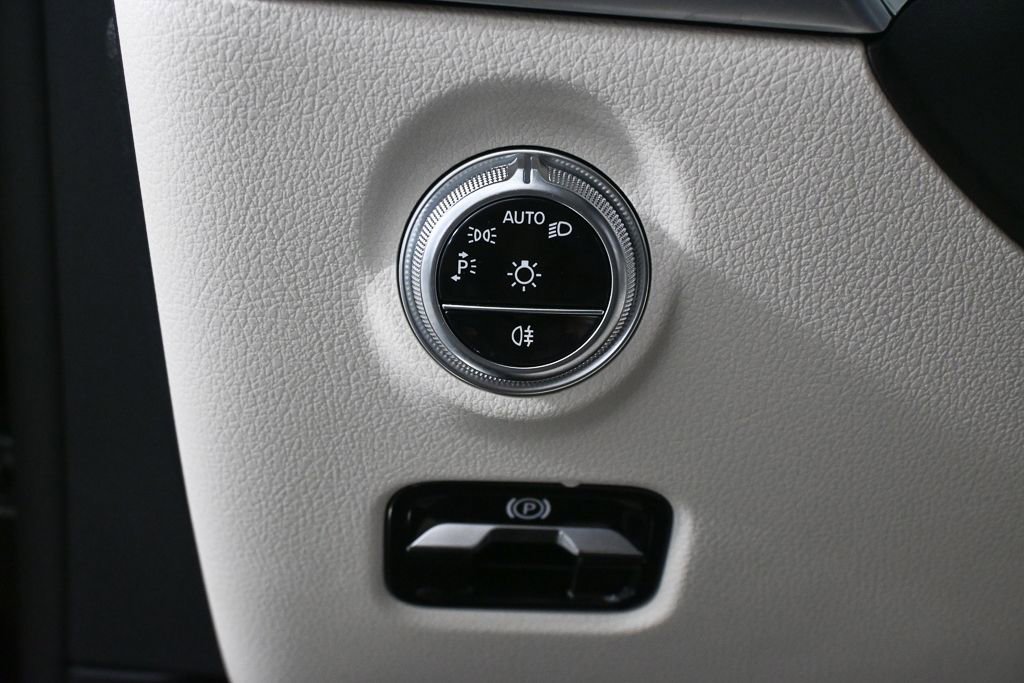 Certified 2024 Mercedes-Benz C 300 Sedan image 9