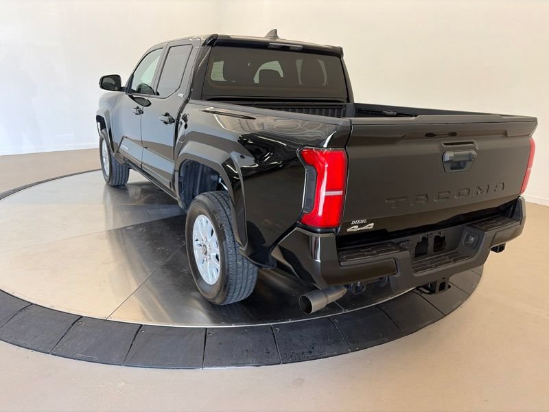 Used 2025 Toyota Tacoma SR5 AWD/4WD image 5