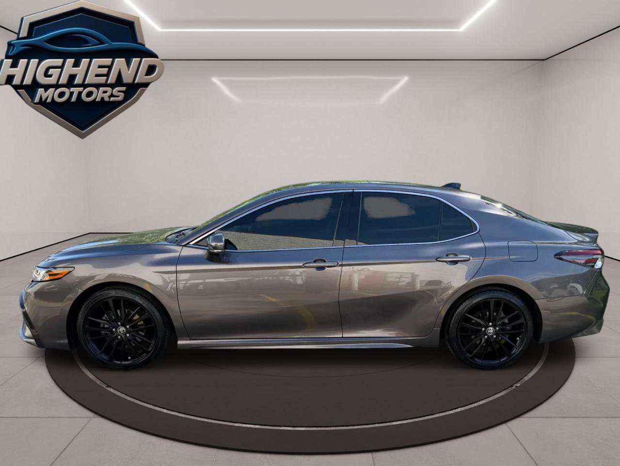 Used 2022 Toyota Camry XSE w/ Navigation Package FWD image 3