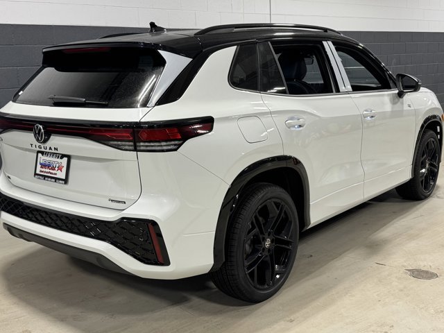 New 2026 Volkswagen Tiguan SE R-Line image 12