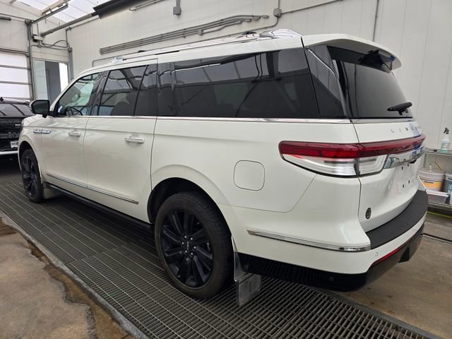 Used 2023 Lincoln Navigator L Reserve image 3