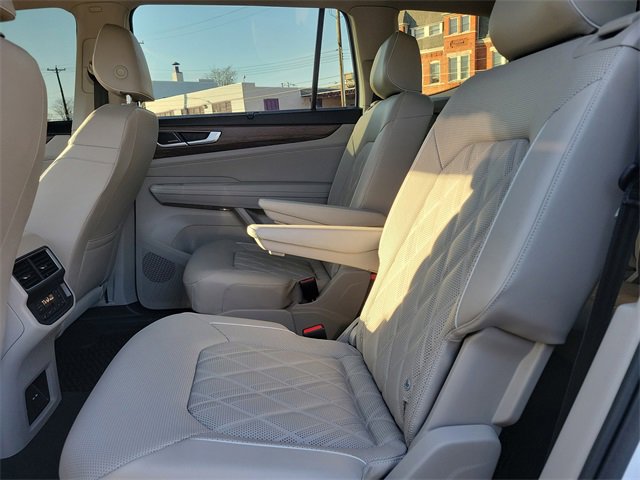 Used 2024 Volkswagen Atlas SEL Premium R-Line image 24