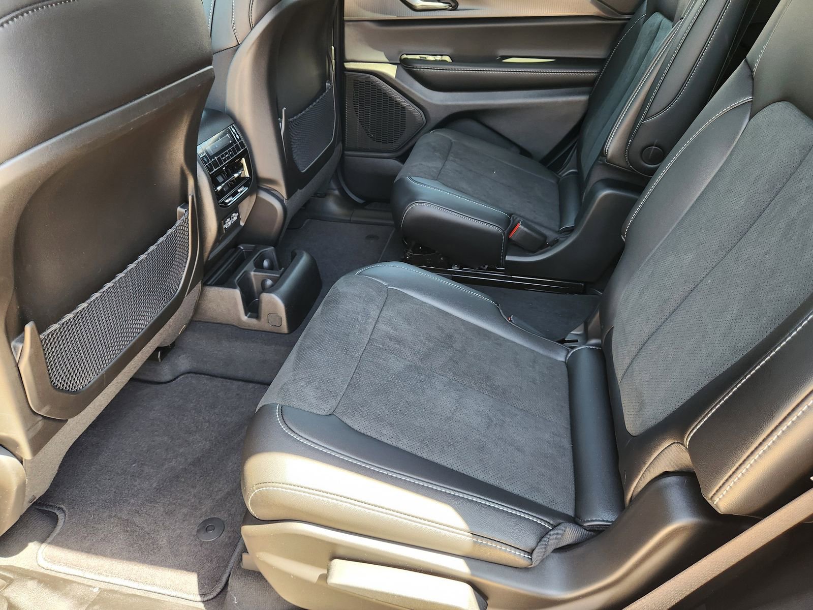 New 2025 Jeep Grand Cherokee L Altitude image 19