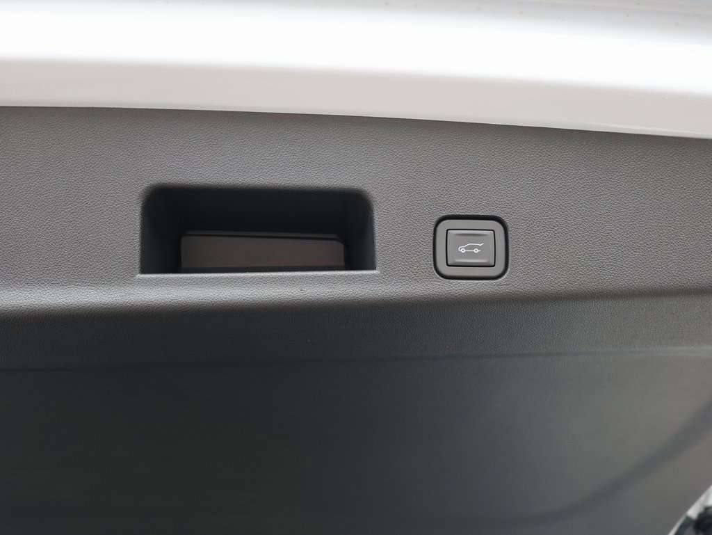 New 2026 Chevrolet Traverse RS image 35