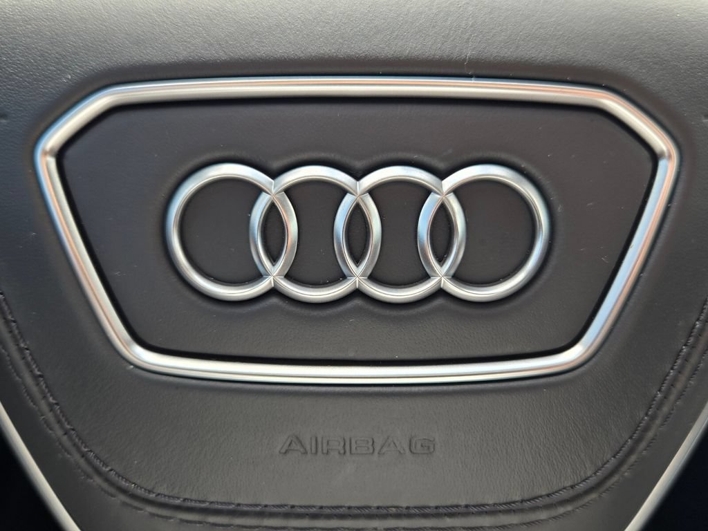 Used 2023 Audi S8 w/ S8 Comfort Plus Package AWD/4WD image 34