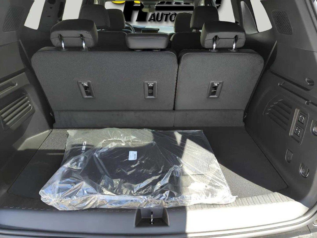 New 2025 GMC Acadia Denali w/ Super Cruise Package image 16