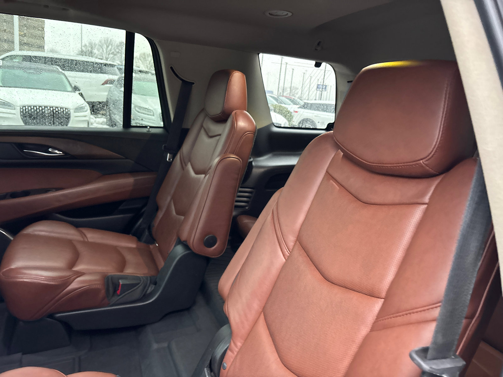 Used 2018 Cadillac Escalade Luxury image 25