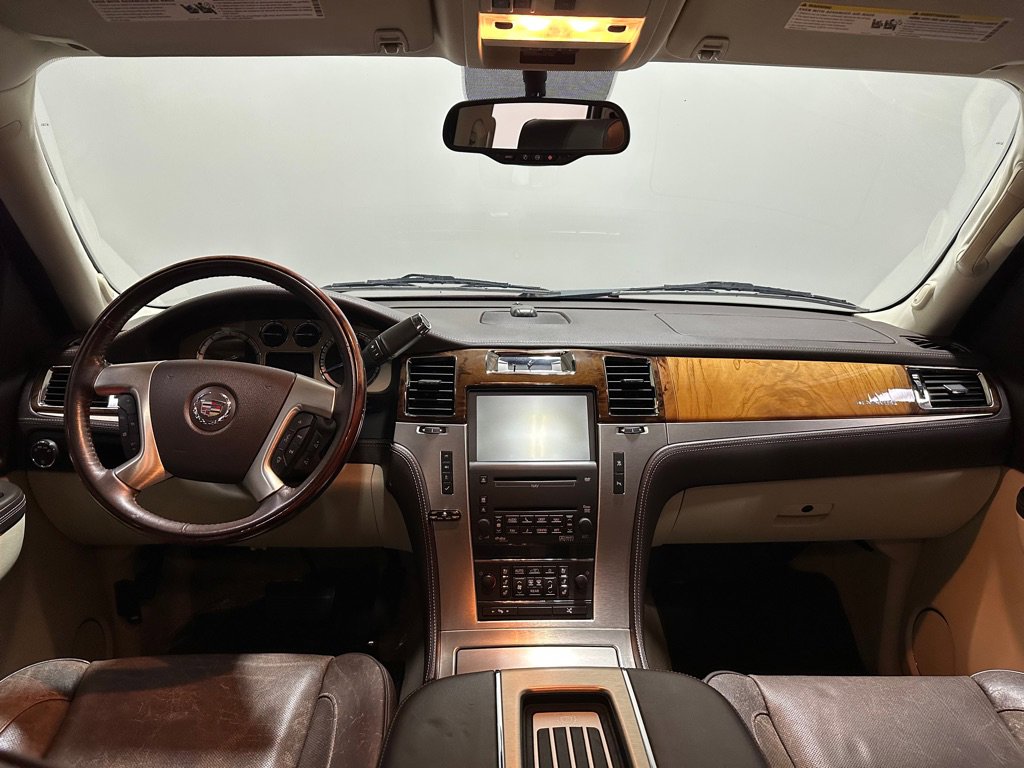 Used 2010 Cadillac Escalade Platinum image 18