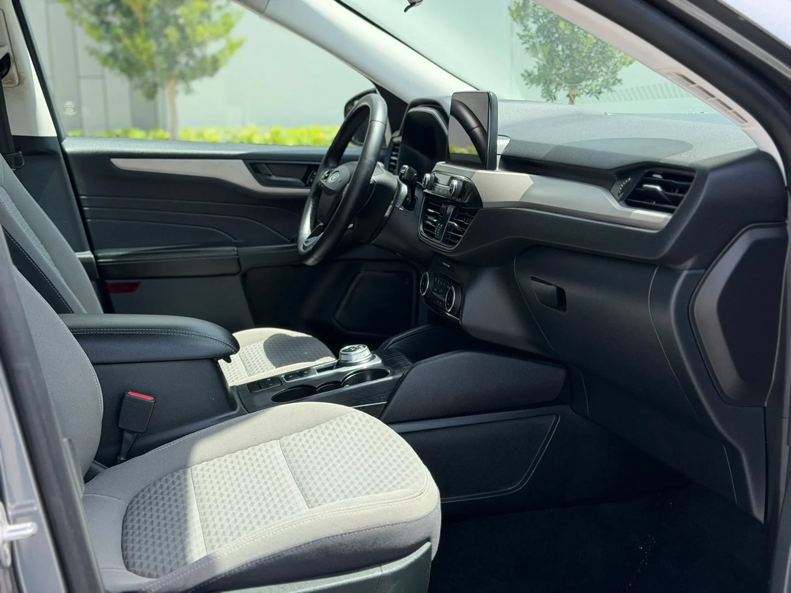 Used 2022 Ford Escape SE w/ Convenience Package FWD image 16
