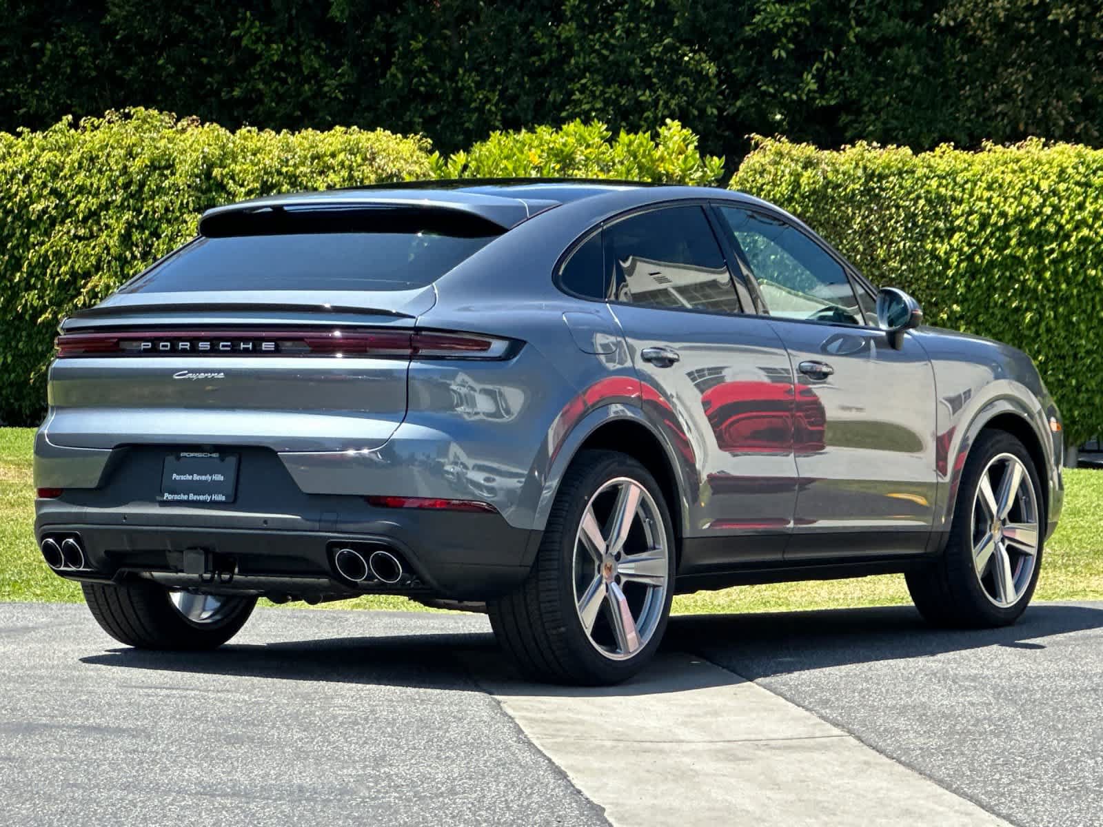 New 2026 Porsche Cayenne Coupe AWD/4WD image 8