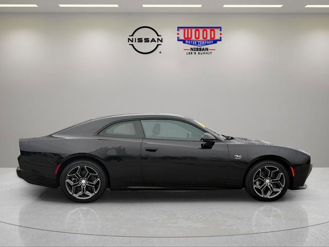 Used 2025 Dodge Charger R/T w/ Plus Group image 2