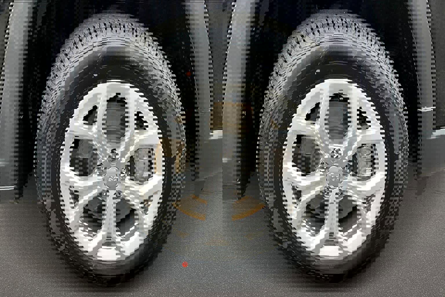 Used 2024 Jeep Compass Latitude image 34