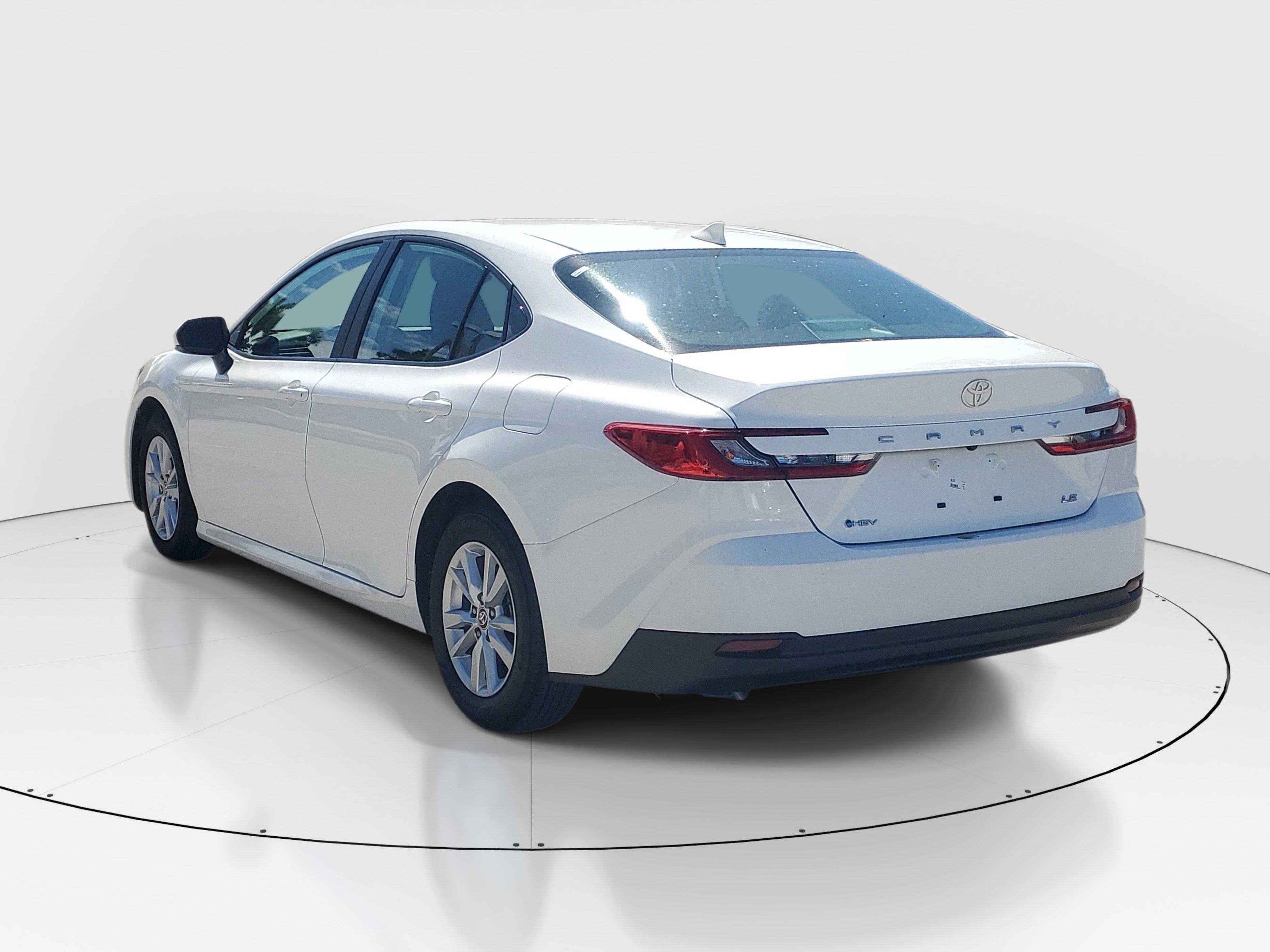 Certified 2025 Toyota Camry LE FWD image 5