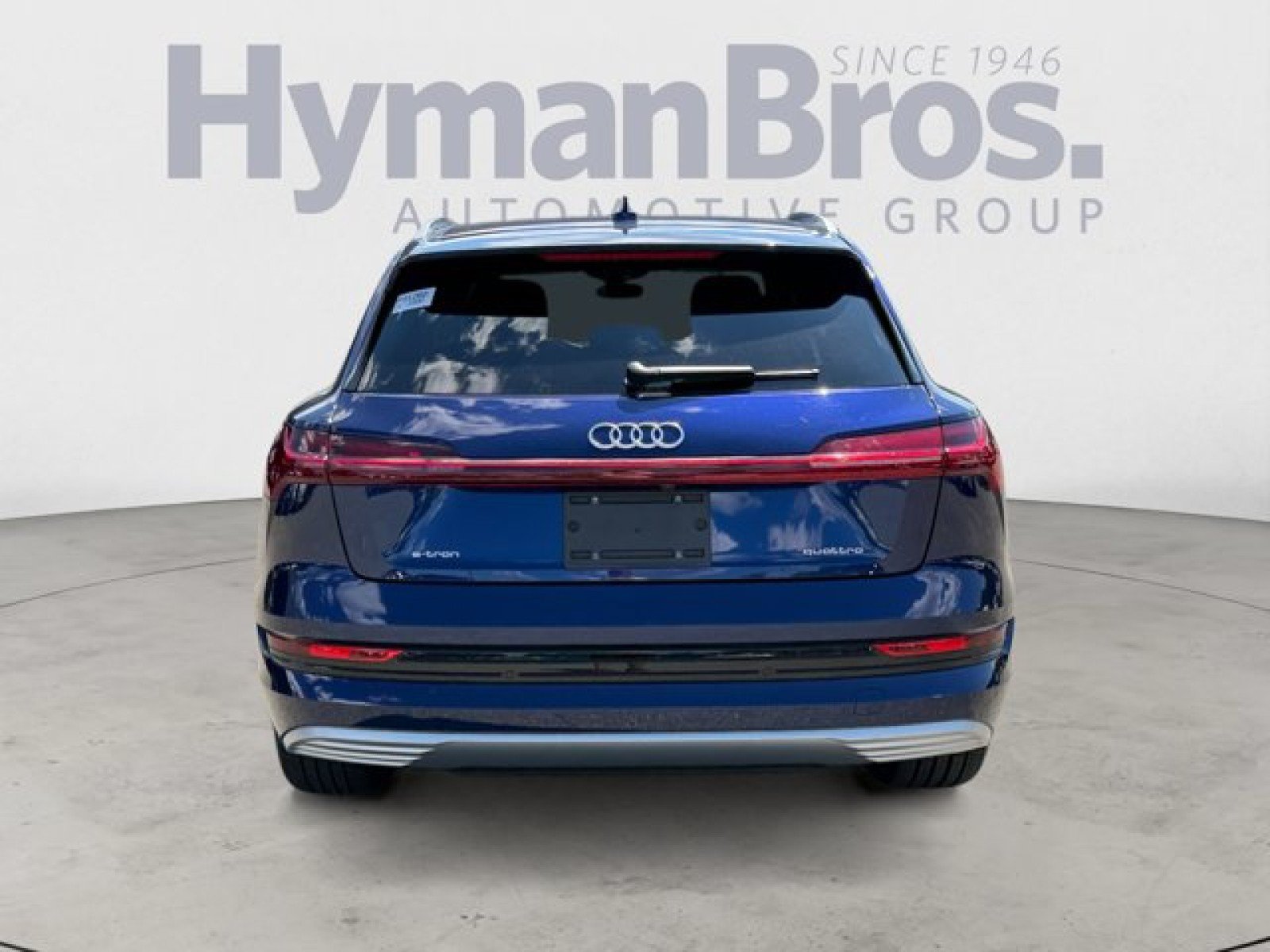 Used 2022 Audi e-tron Premium AWD/4WD image 4