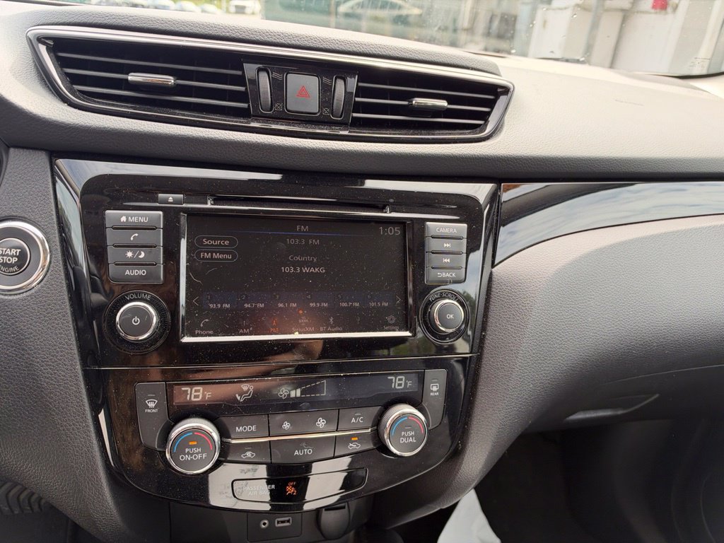 Used 2021 Nissan Rogue Sport SV w/ Technology Package AWD/4WD image 17