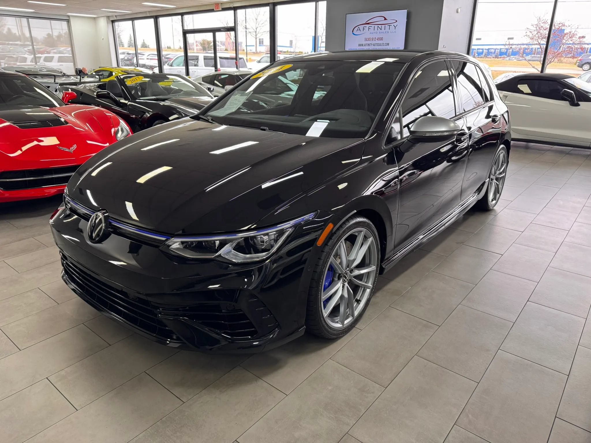 Used 2024 Volkswagen Golf R AWD/4WD image 1