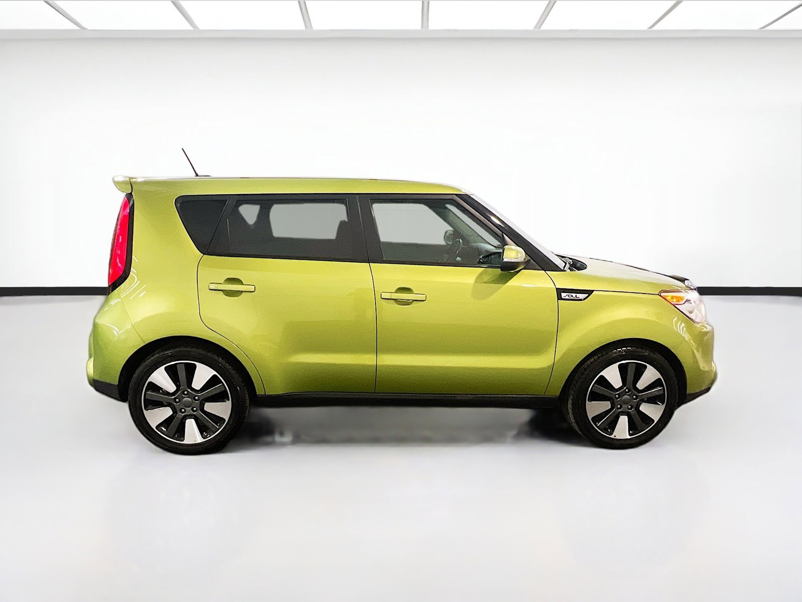 Used 2014 Kia Soul ! FWD image 22