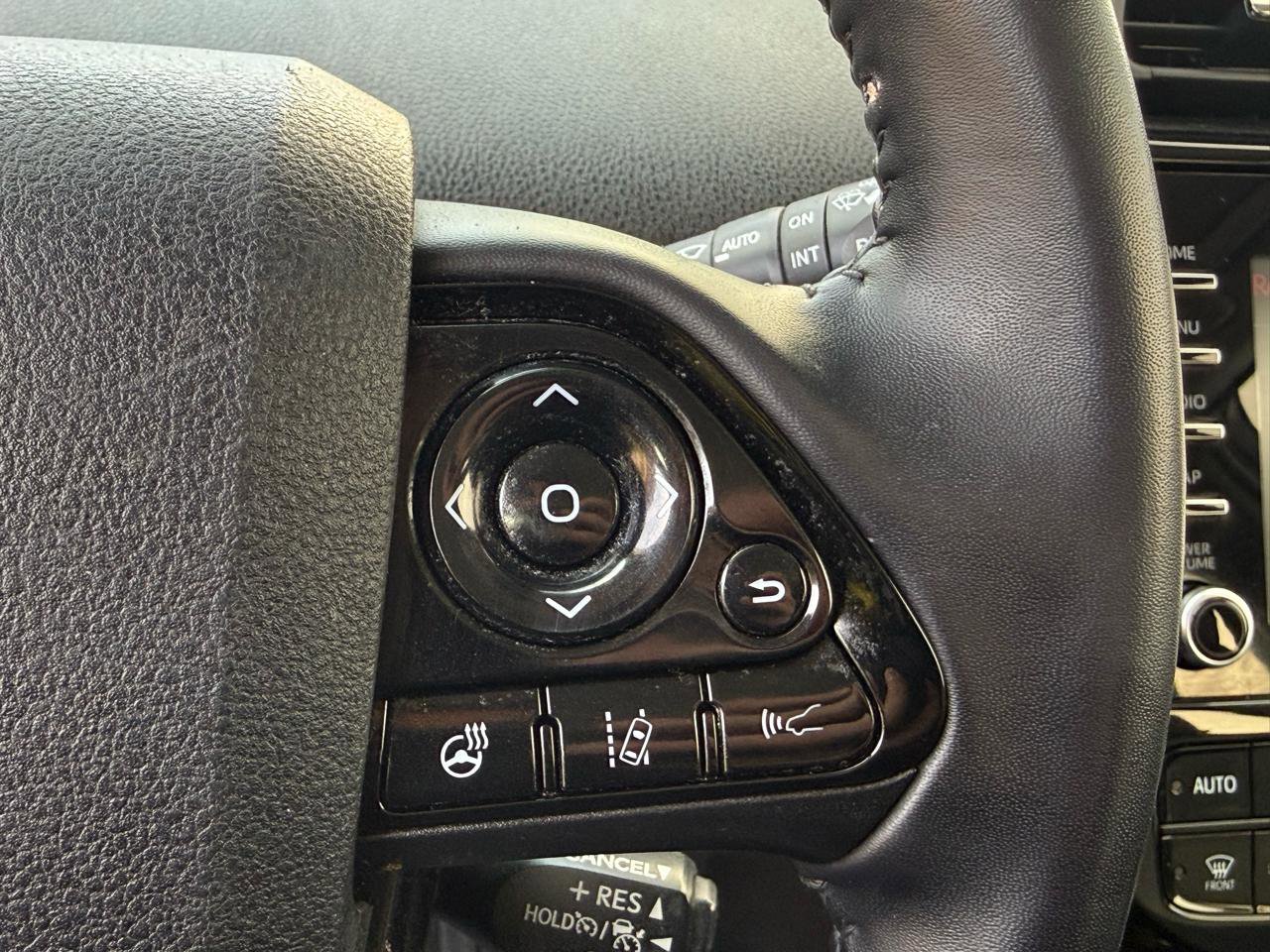 Used 2021 Toyota Prius XLE image 29