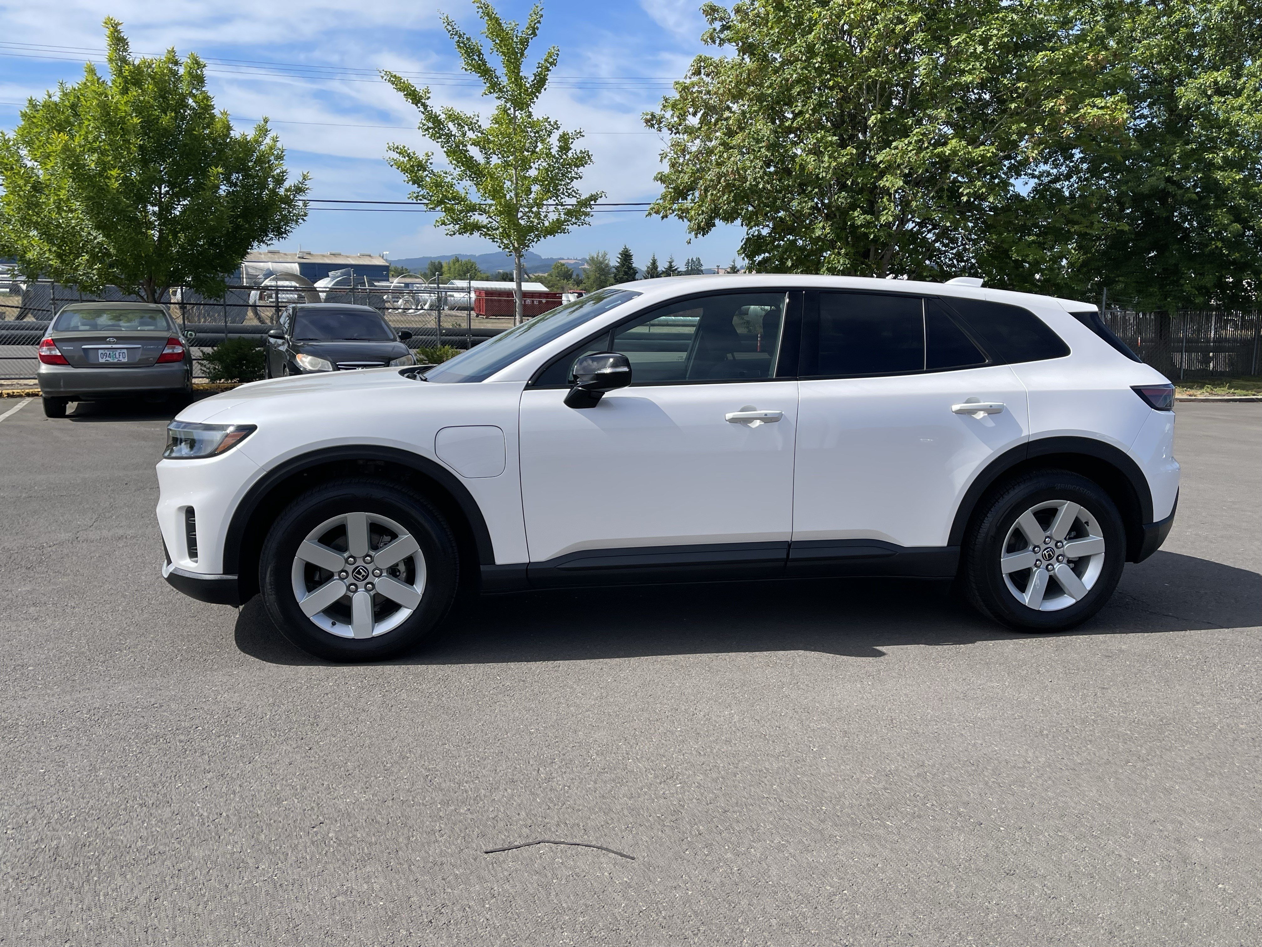 Used 2024 Honda Prologue EX image 2