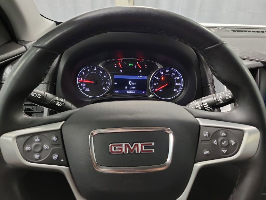Used 2023 GMC Terrain SLT image 14