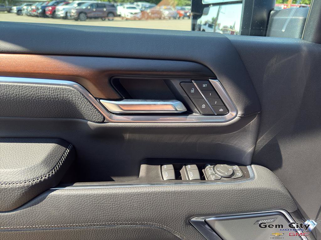 New 2025 GMC Sierra 2500 Denali w/ Denali Reserve Package image 27