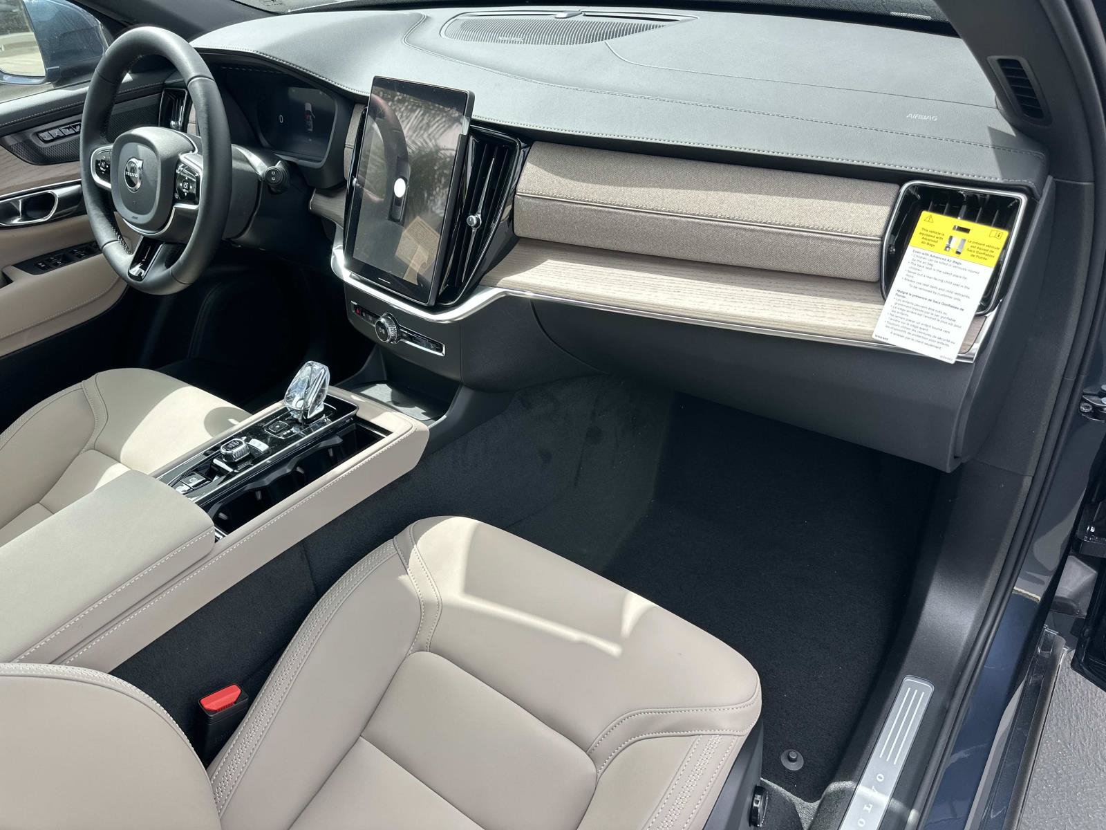 New 2026 Volvo XC90 T8 Plus w/ Protection Package Premier AWD/4WD image 22