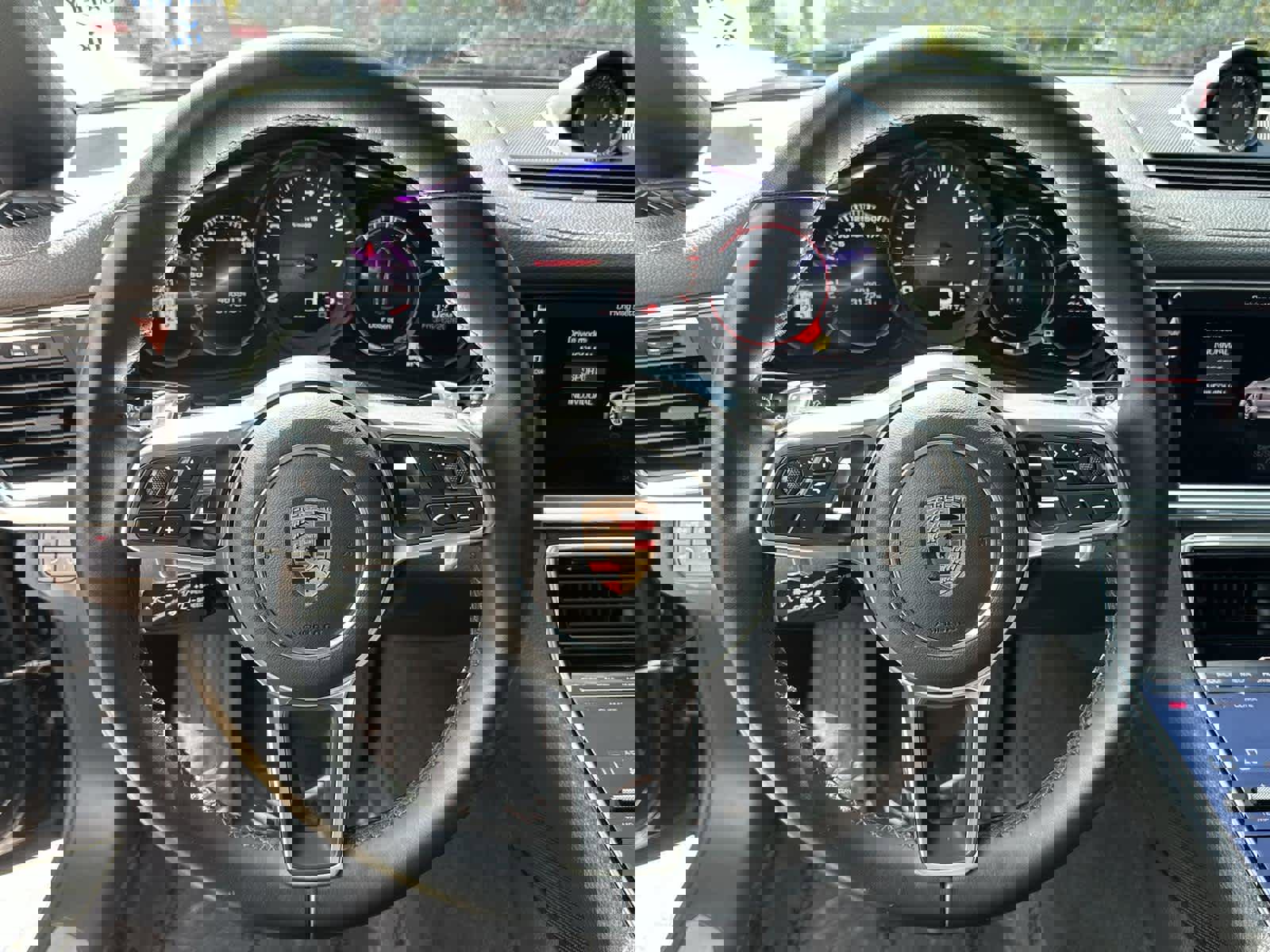 Used 2020 Porsche Panamera 4 image 15