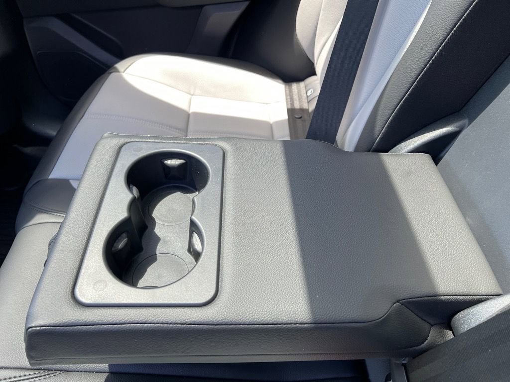 New 2026 Land Rover Range Rover Velar Dynamic SE image 24