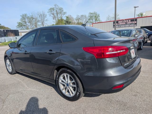 Used 2015 Ford Focus SE FWD image 4