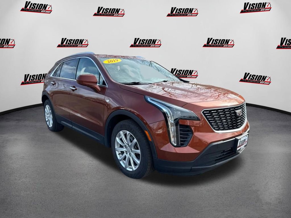 Used 2019 Cadillac XT4 Luxury w/ Cold Weather Package image 3