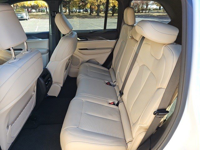 Used 2023 Jeep Grand Cherokee Limited w/ Luxury Tech Group II image 19