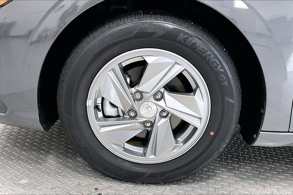 Certified 2024 Hyundai Elantra SE FWD image 8