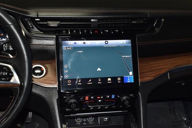 Used 2025 Jeep Grand Cherokee Summit w/ Adv Protech Group IV image 18