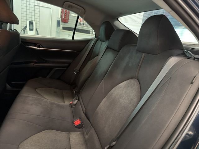 Used 2018 Toyota Camry LE image 25