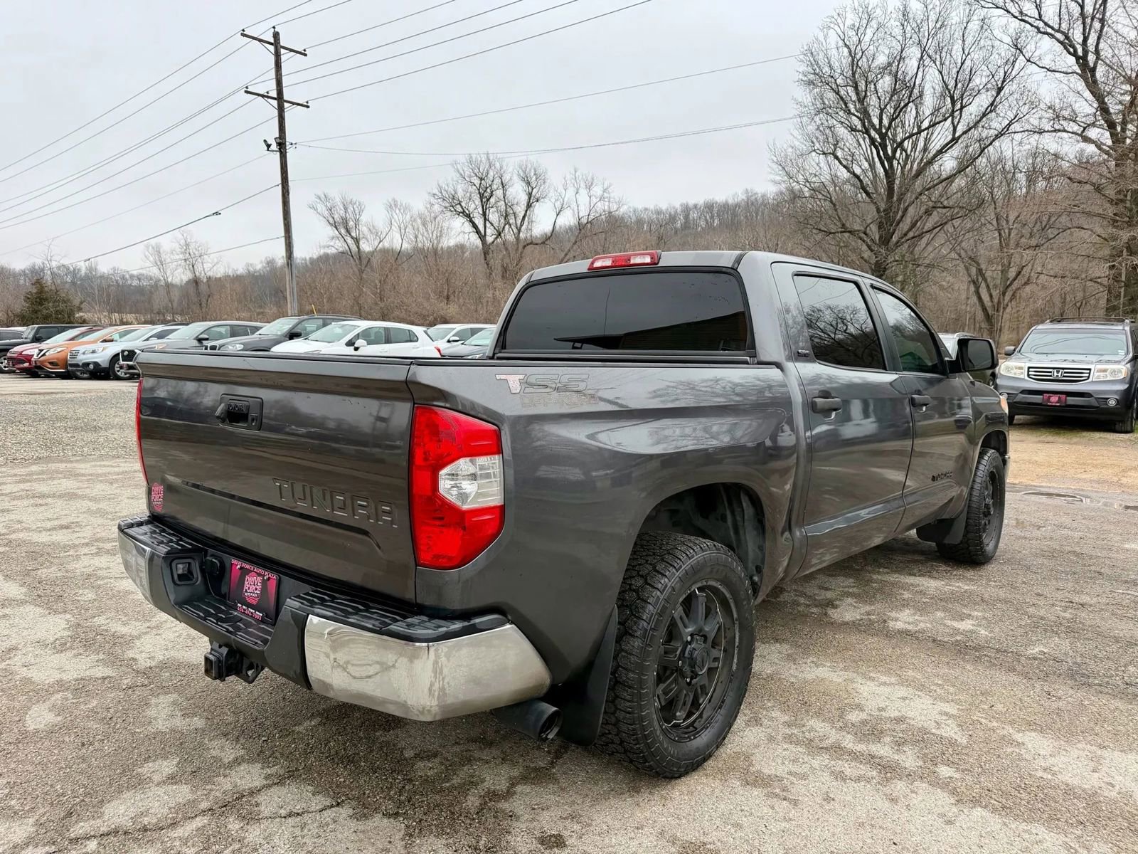 Used 2017 Toyota Tundra SR5 RWD image 5