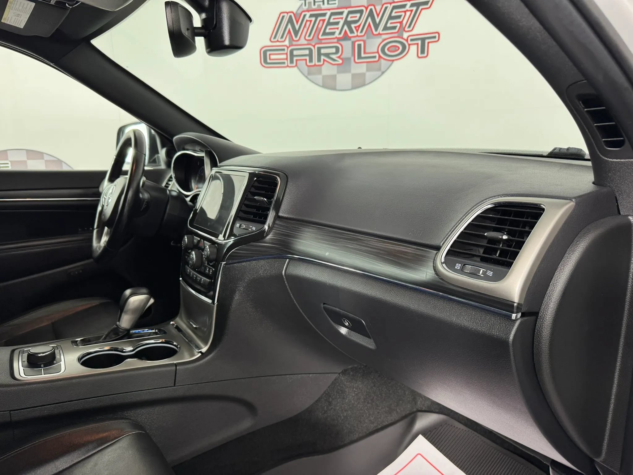 Used 2021 Jeep Grand Cherokee Limited w/ Trailer Tow Group IV AWD/4WD image 12