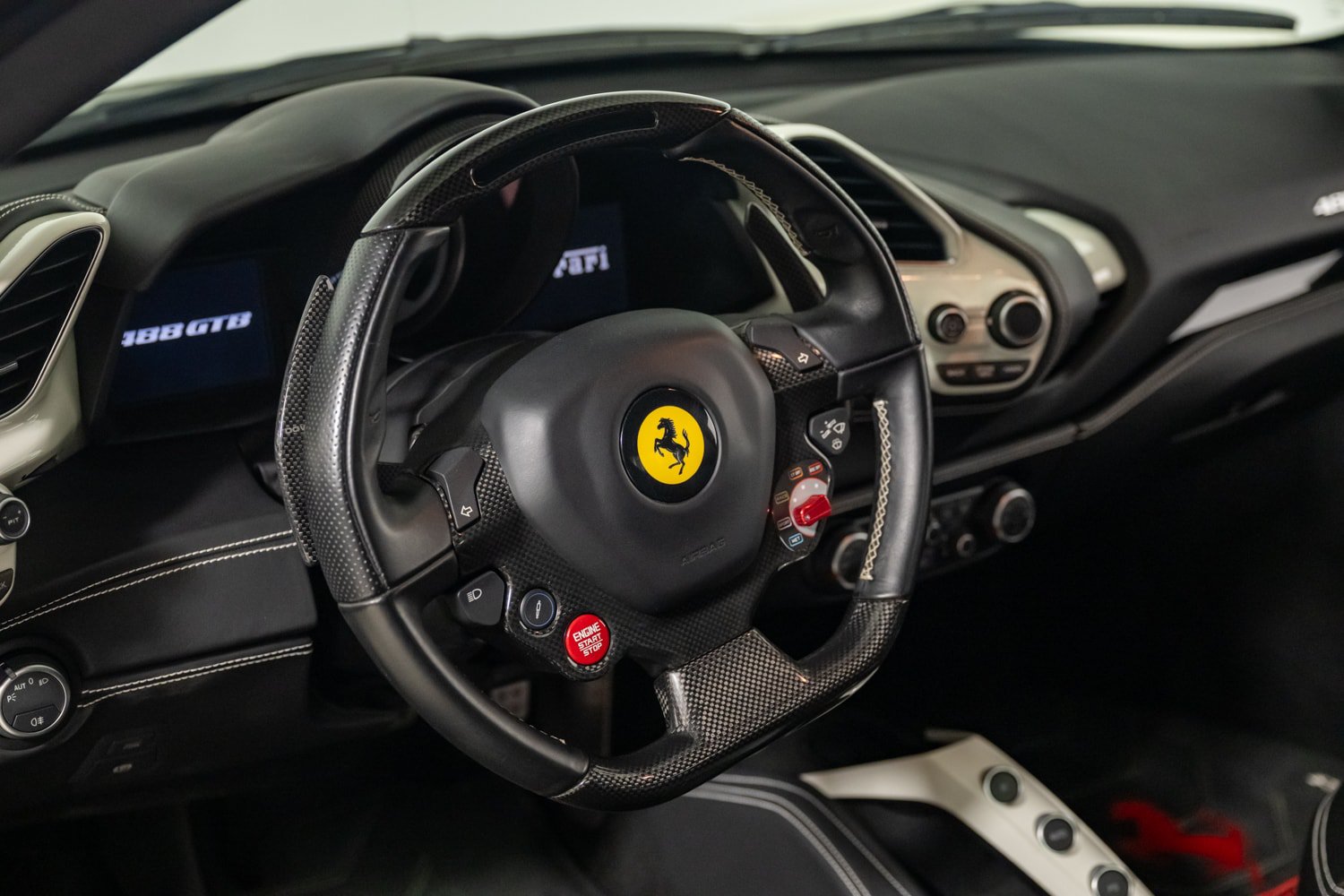 Used 2017 Ferrari 488 GTB RWD image 17
