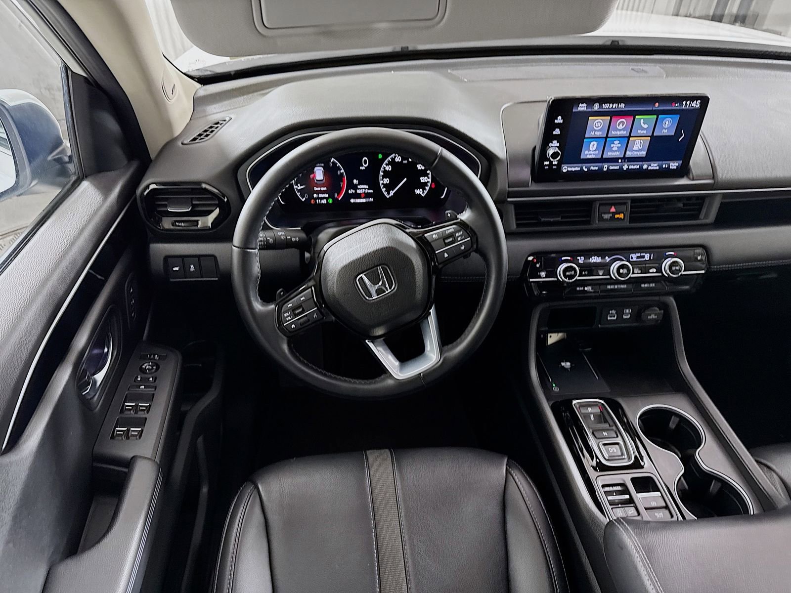 Used 2023 Honda Pilot Touring image 14