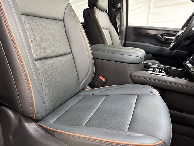 New 2026 GMC Yukon XL AT4 w/ LPO, Floor Liner Package AWD/4WD image 28