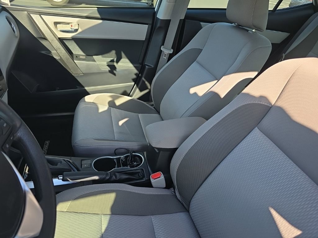 Used 2018 Toyota Corolla LE image 19